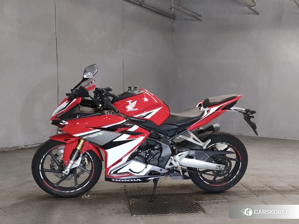 Проданный Honda CBR250RR 2017 из Японии, фото 2