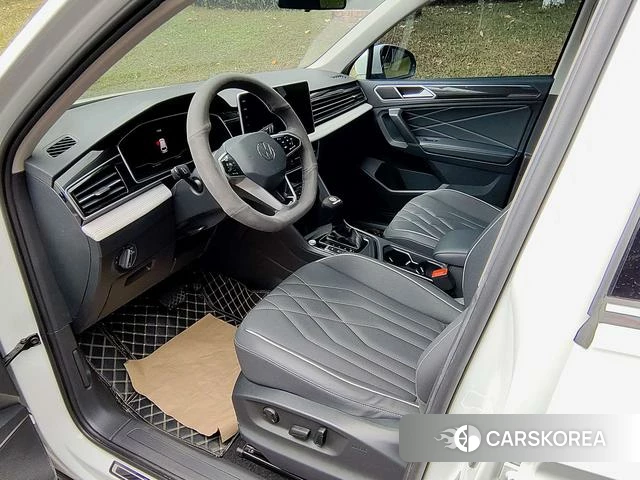 Volkswagen Tiguan L 2023 Белый из Китая, фото 2