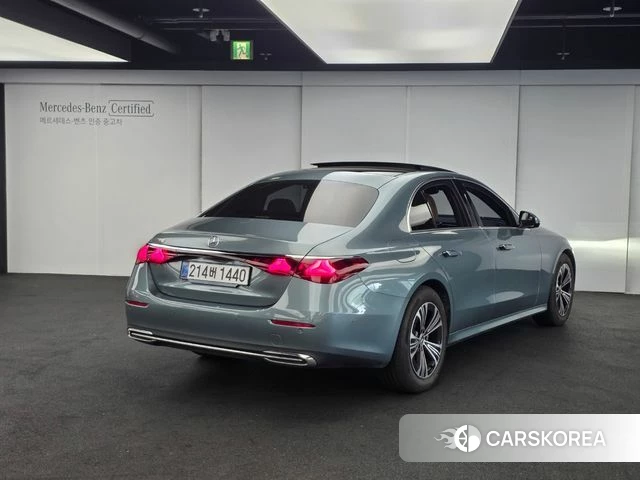 Mercedes-Benz E-Class W214 2025 Синий нефрит из Кореи, фото 6