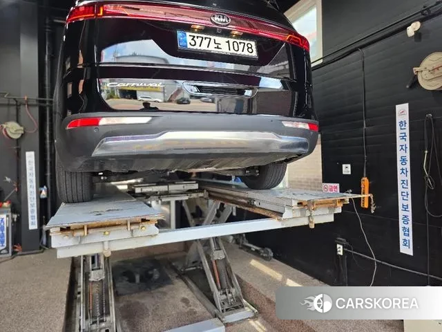 Kia Carnival 4th generation 2021 Черный из Кореи, фото 2