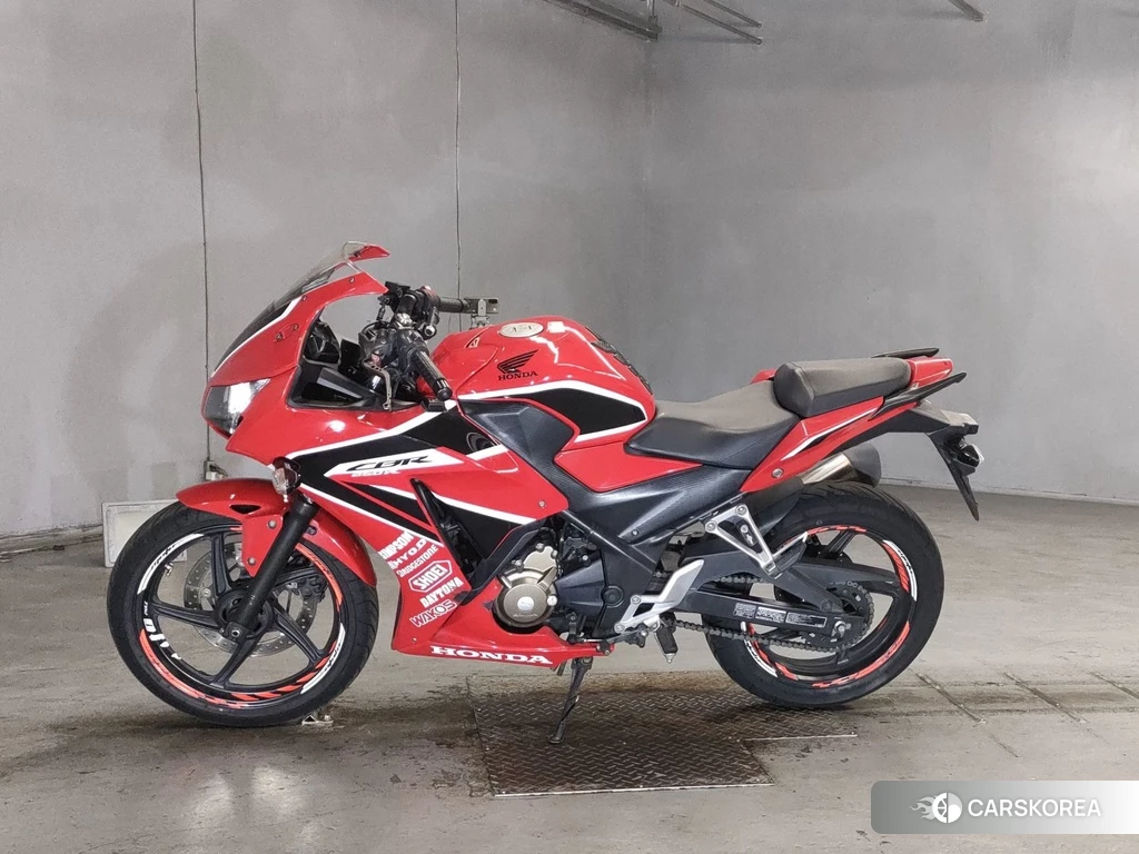 Проданный Honda CBR250R 2017 из Японии