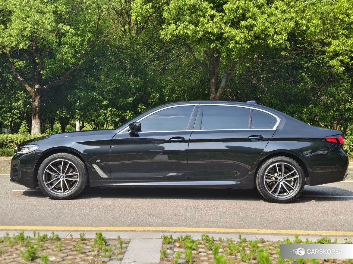 BMW 5 series 2020 Черный из Китая, фото 2