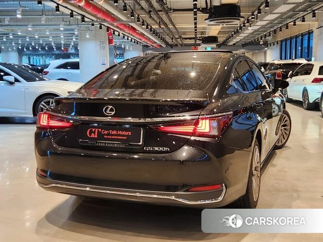 Lexus ES300h 7th generation 2023 Черный из Кореи, фото 5