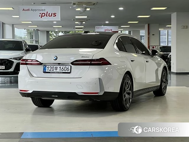 BMW 5 Series (G60) id 4546731 из Кореи 12