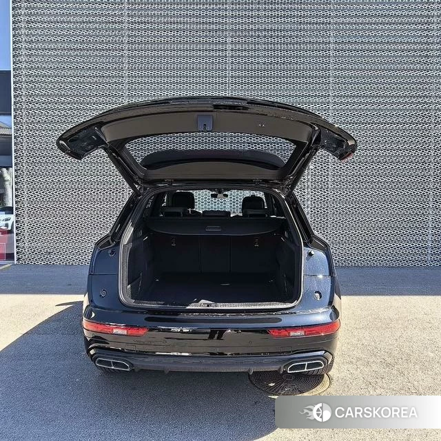 Audi Q5L 2025 Черный из Китая, фото 3