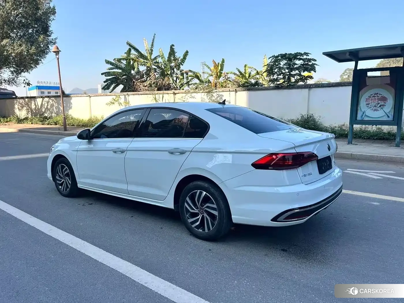 Volkswagen Bora 2023 Белый из Китая, фото 2