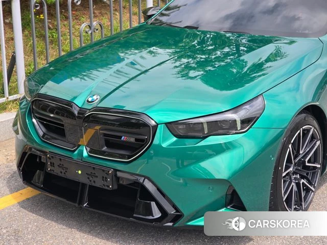 BMW M5 (G90) 2026 Зеленый из Кореи, фото 6