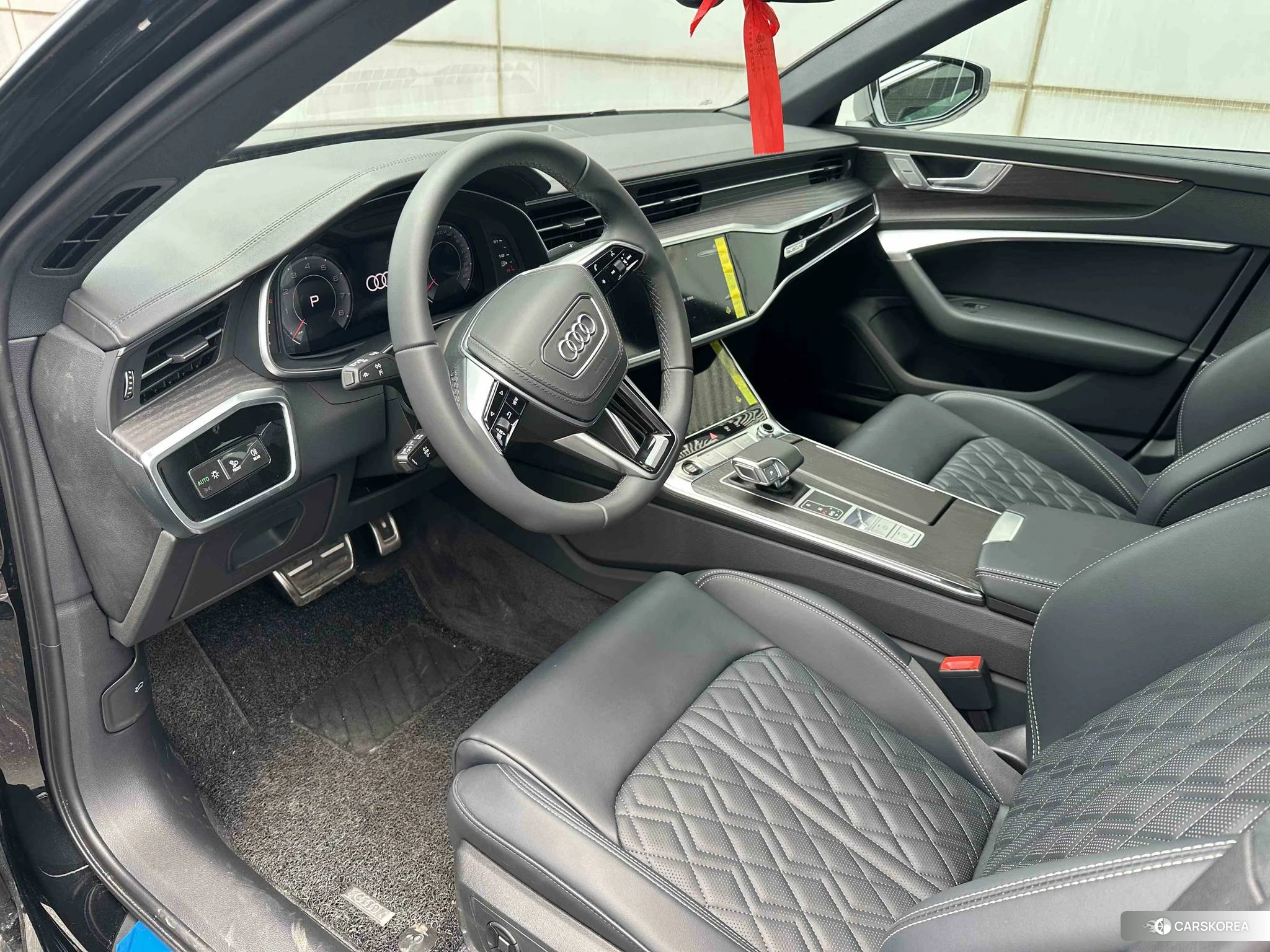 Audi A6L 2025 Черный из Китая, фото 2
