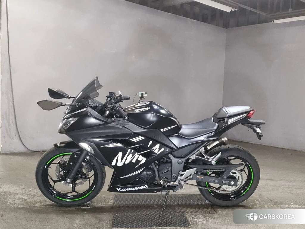 Проданный Kawasaki NINJA 250 2017 из Японии, фото 2