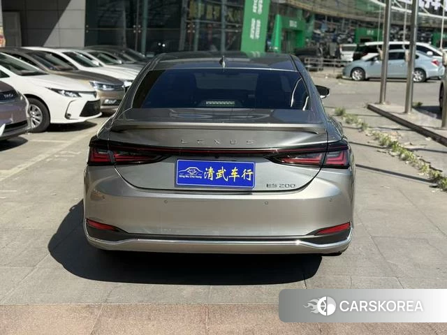 Lexus ES 2025 Серебристо-серый из Китая, фото 4