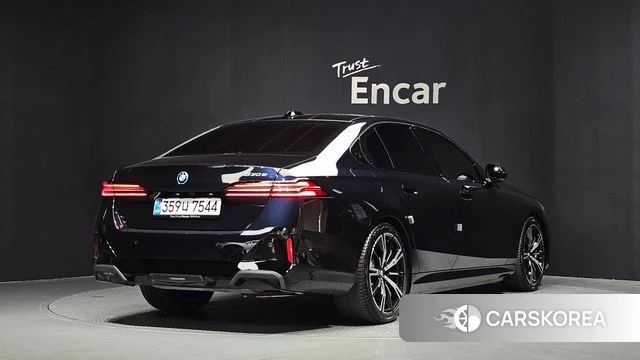 BMW 5 Series (G60) id 4539601 из Кореи 12