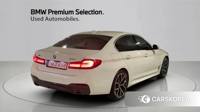 BMW 5 Series (G30) 2022 Белый из Кореи, фото 2