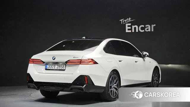 BMW 5 Series (G60) id 4279591 из Кореи 12