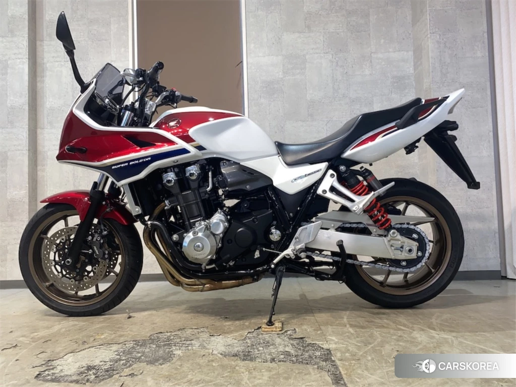 Проданный Honda CB1300SF BOLDOR 2020 из Японии
