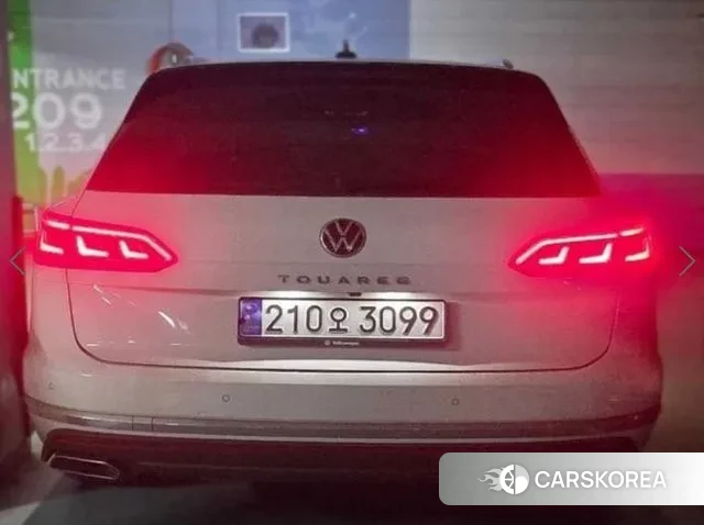 Volkswagen Touareg 3rd generation 2023 Белый из Кореи, фото 2