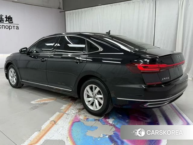 Volkswagen Passat 2023 Черный из Китая, фото 2