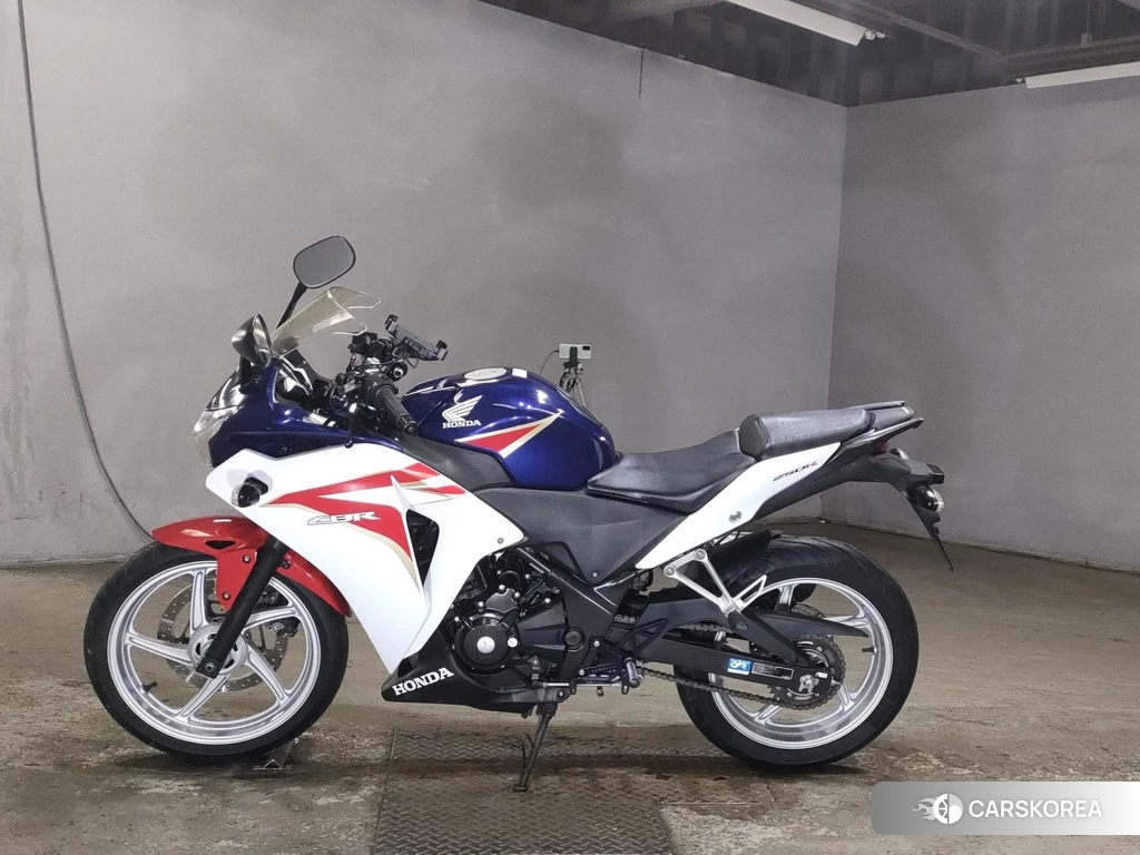 Проданный Honda CBR250R 2011 из Японии