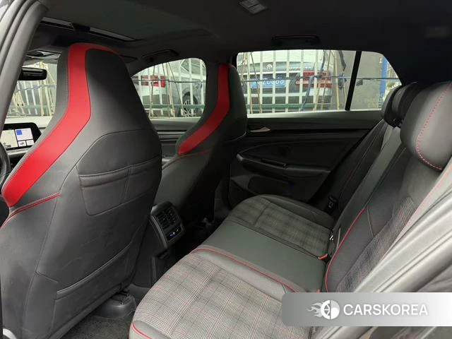 Volkswagen Golf GTI 2022 Черный из Китая, фото 2