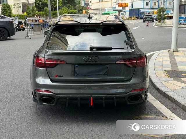 Audi RS 4 2021 Темно-серый из Китая, фото 2
