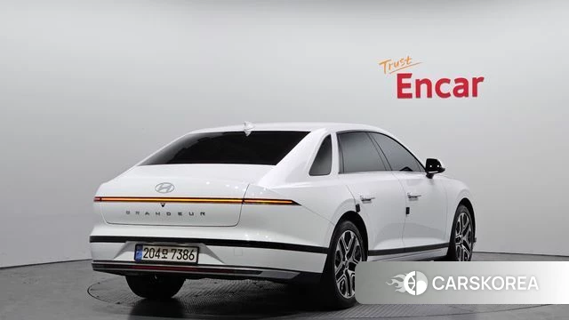 Hyundai Grandeur (GN7) id 3940328 из Кореи 12