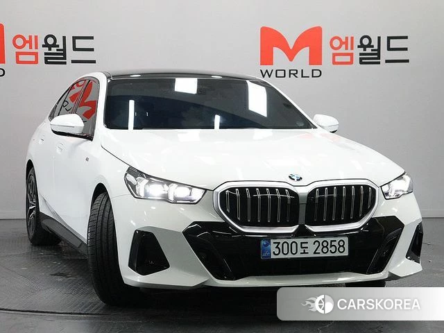 BMW 5 Series (G60) id 4279592 из Кореи 12