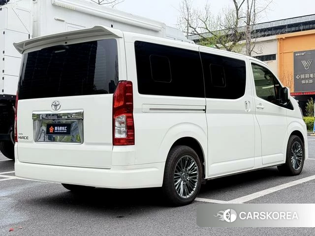Toyota Hiace 2024 Белый из Китая, фото 4