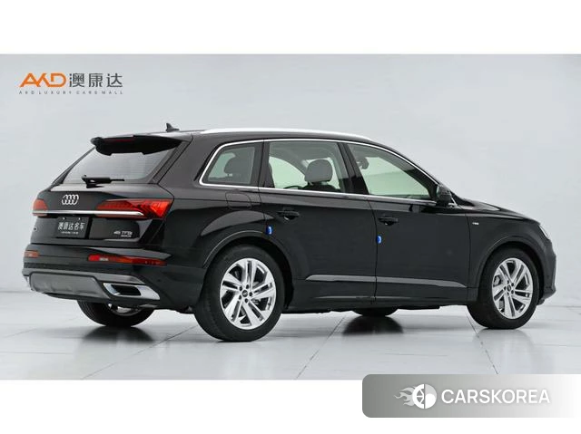 Audi Q7 2024 Черный из Китая, фото 2