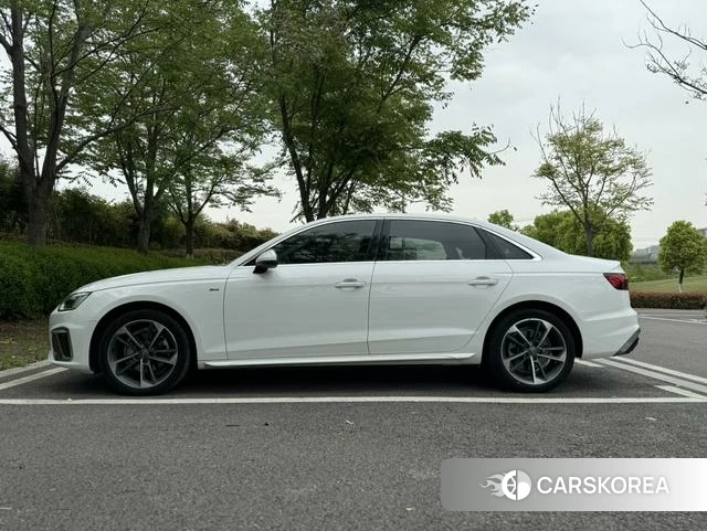 Audi A4L id 4260592 из Китая 12
