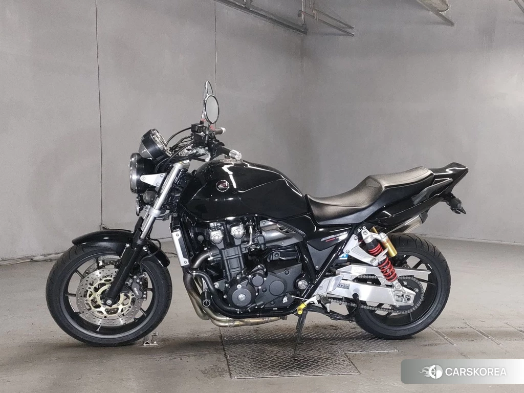 Проданный Honda CB1300SF 2014 из Японии, фото 2