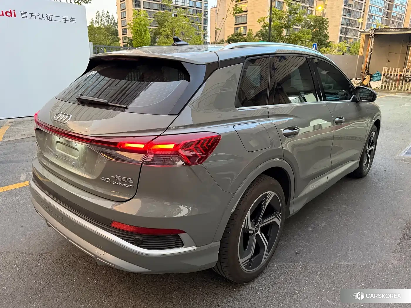Audi Q4 e-tron 2024 Silver/gray из Китая, фото 2