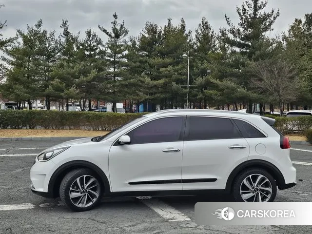 Kia Niro id 3728555 из Кореи 12