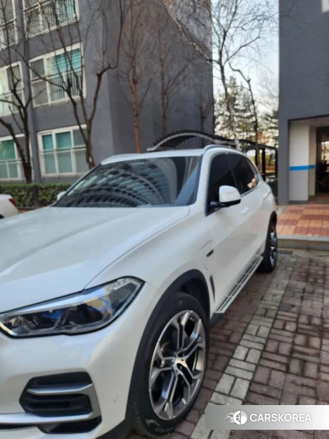 BMW X5 (G05) 2022 Жемчужный цвет из Кореи, фото 3