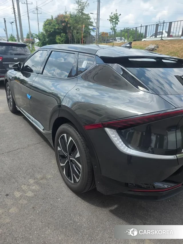 Kia EV6 2023 Серый из Кореи, фото 2