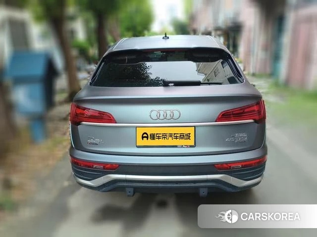Audi Q5L Sportback 2022 Черный из Китая, фото 2