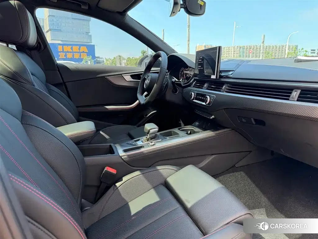 Audi A4L 2026 Silver/gray из Китая, фото 2