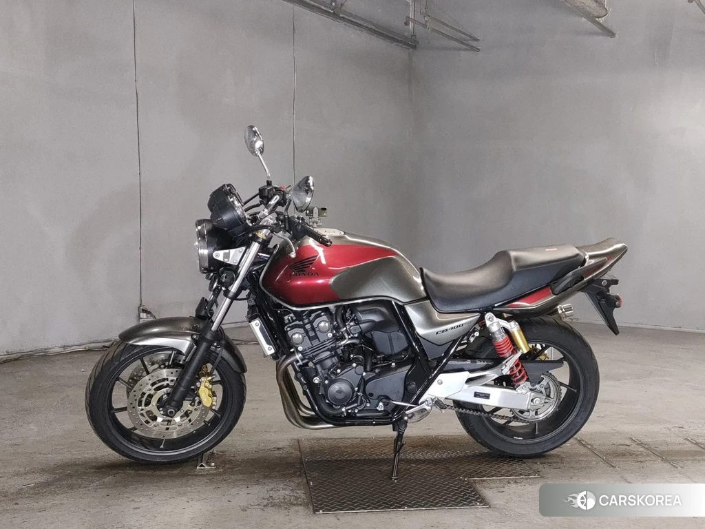 Проданный Honda CB400SF 2016 из Японии
