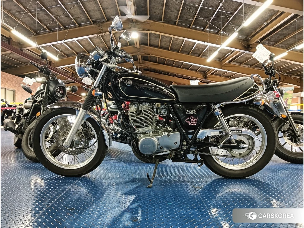 Проданный Yamaha SR 400 2010 из Японии