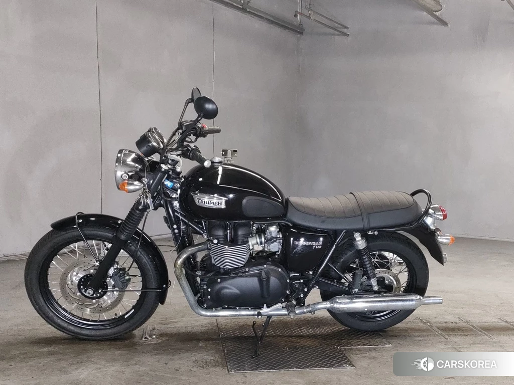 Проданный Triumph BONNEVILLE T100 2015 из Японии, фото 2