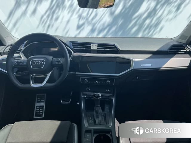 Audi Q3 2023 Темно-серый из Китая, фото 2