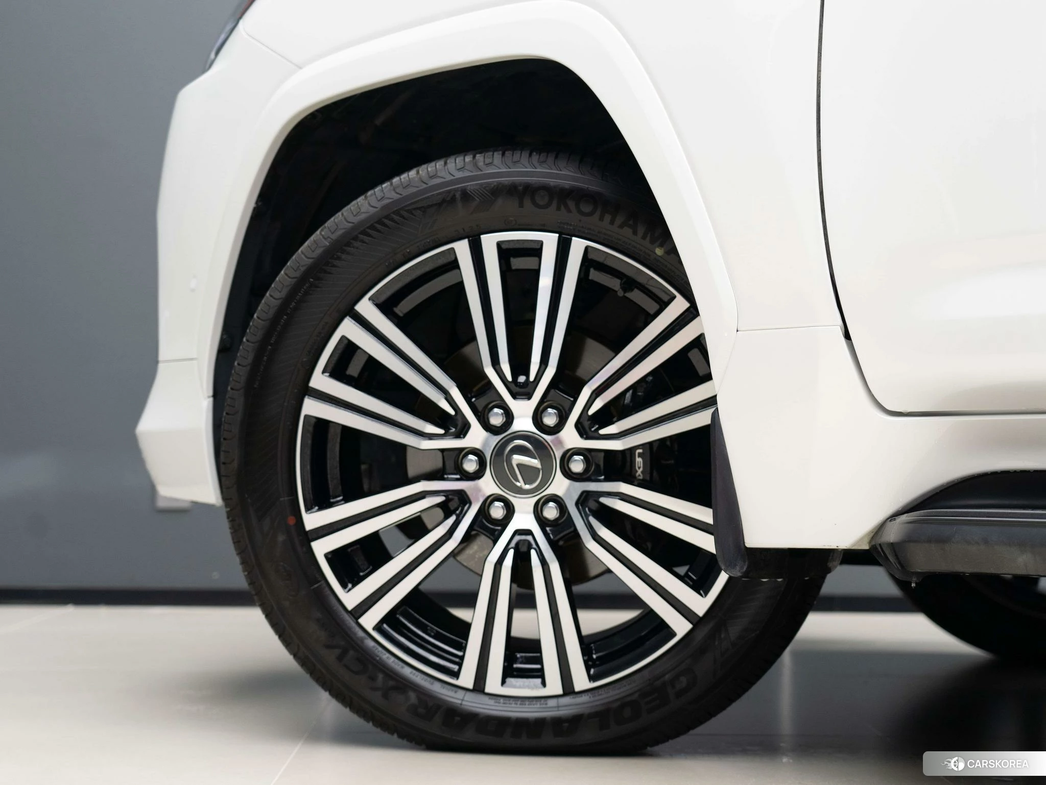 Lexus LX id 4440981 из Китая 11