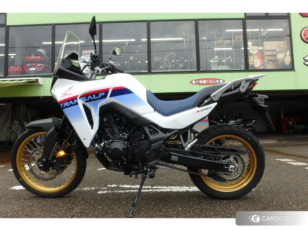 Проданный Honda TRANSALP XL750 2023 из Японии, фото 2