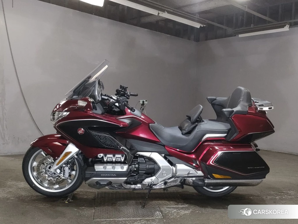 Проданный Honda GL1800 TOUR 2018 из Японии, фото 2