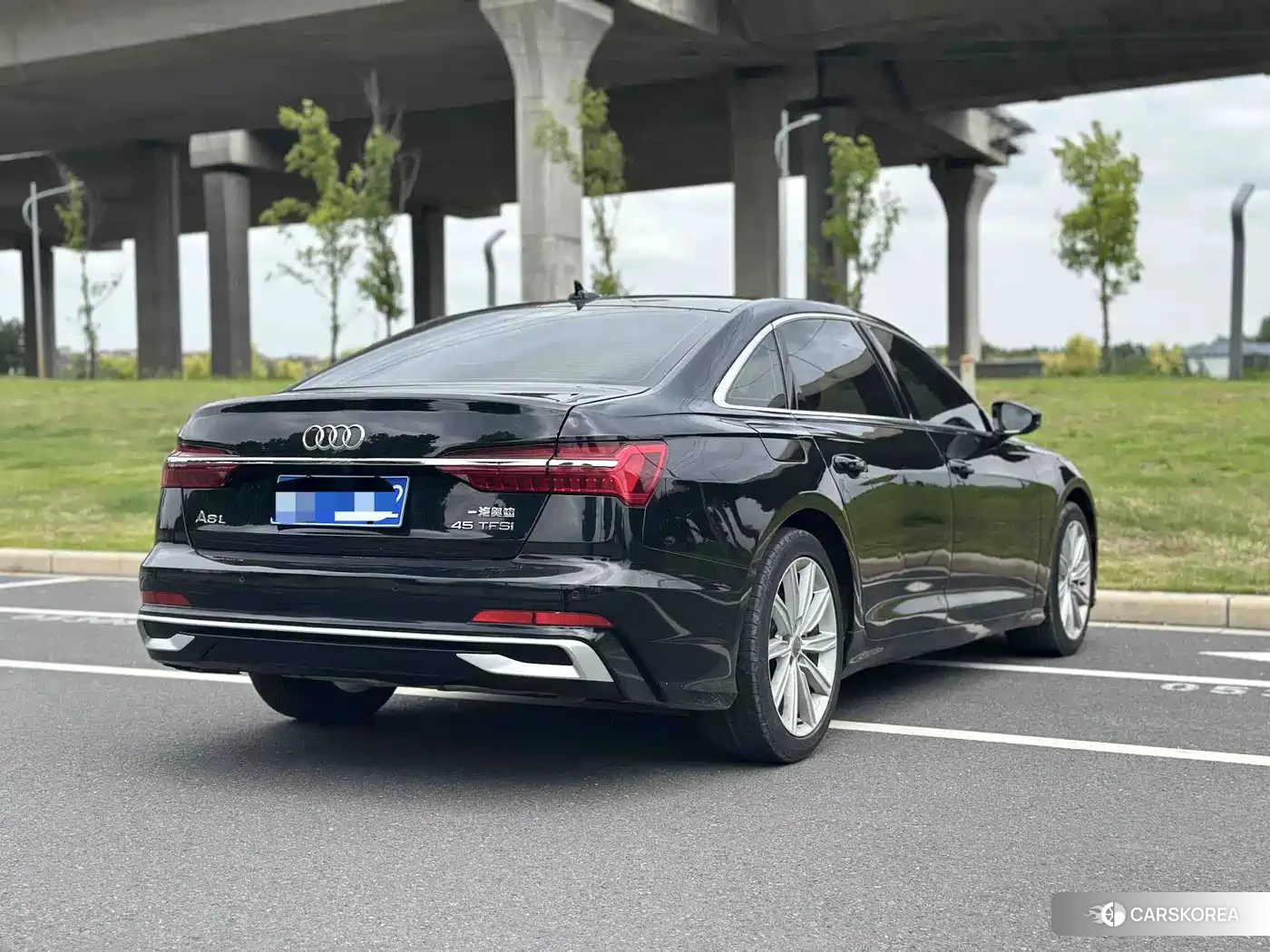 Audi A6L 2021 Черный из Китая, фото 2