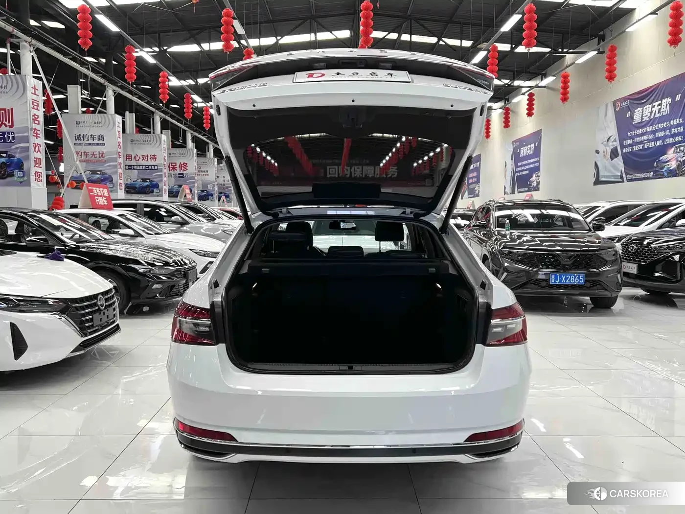 Skoda Superb id 4606996 из Китая 12