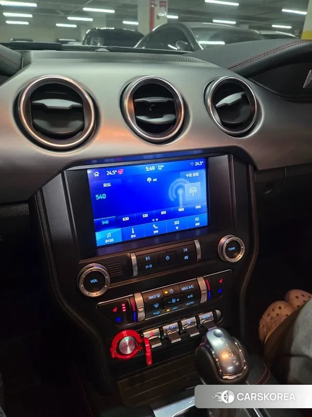 Ford Mustang 2022 Белый из Кореи, фото 2