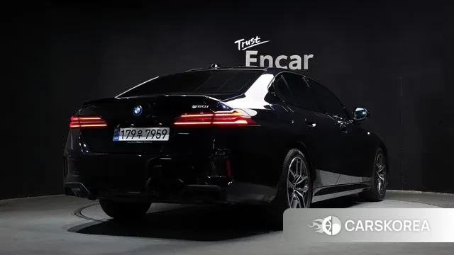 BMW 5 Series (G60) id 3619923 из Кореи 12