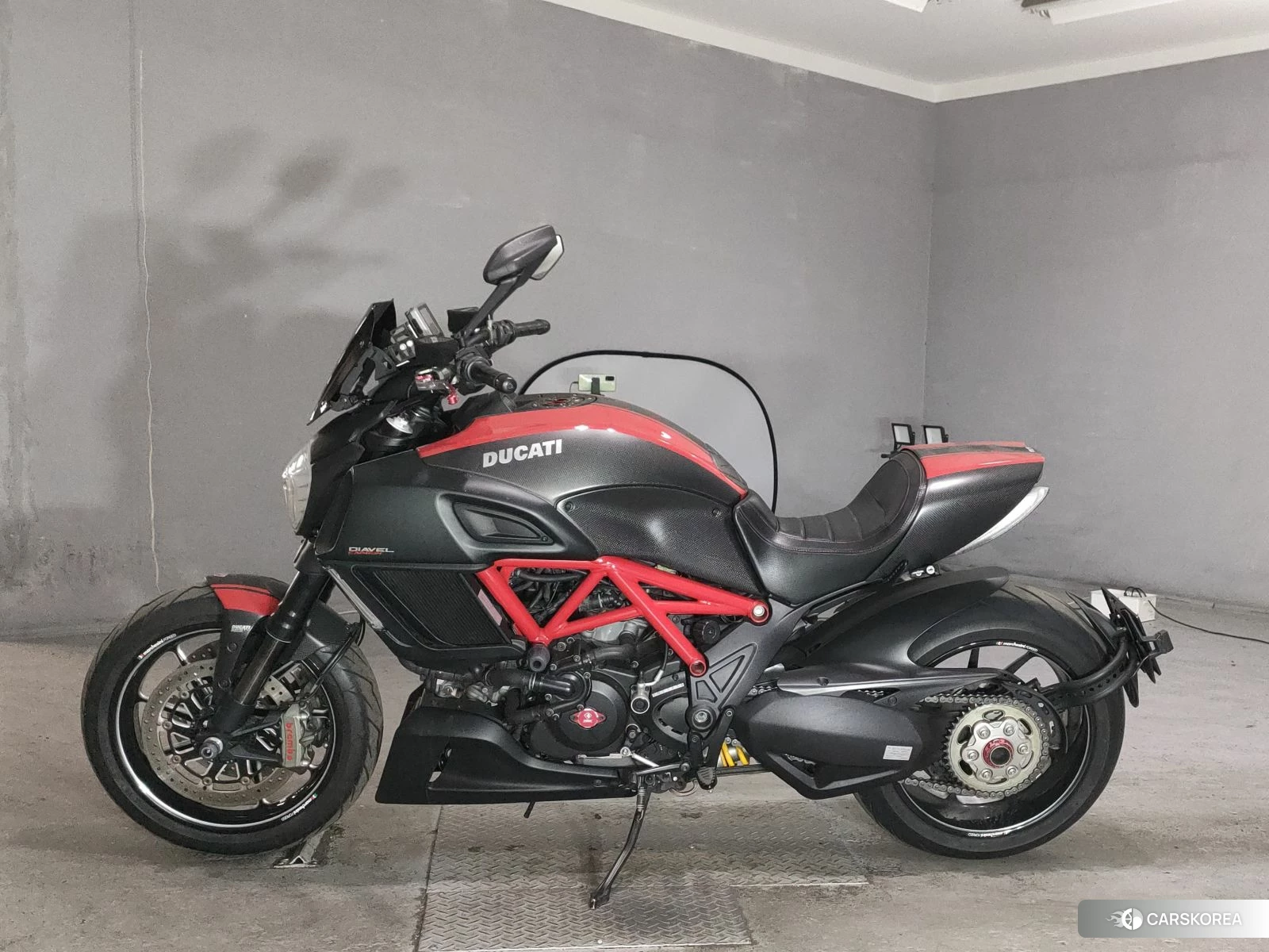 Проданный Ducati DIAVEL CARBON 2015 из Японии