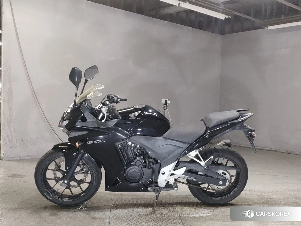 Проданный Honda CBR400R 2013 из Японии