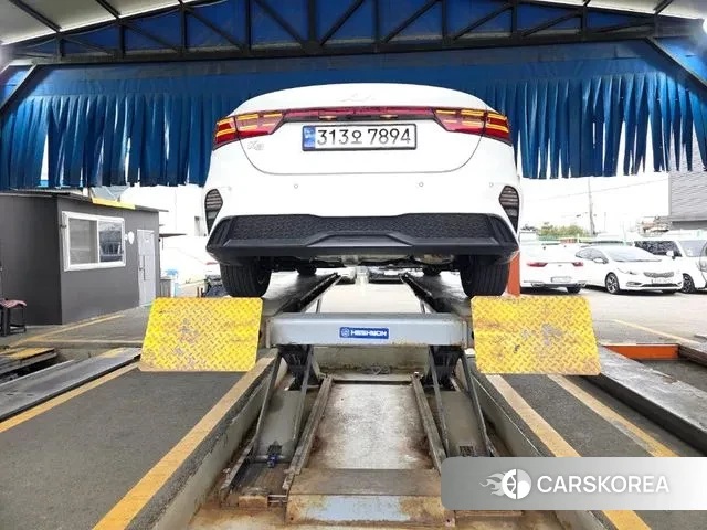 Kia The New K3 2nd generation 2024 Белый из Кореи, фото 2