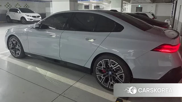 BMW 5 Series (G60) id 3619897 из Кореи 7